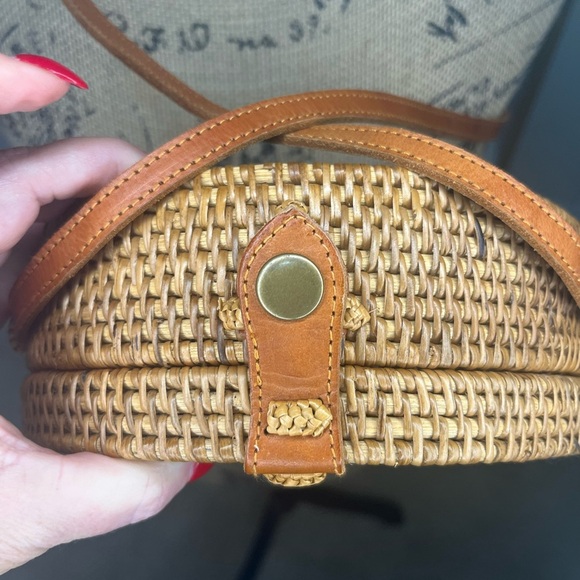 Round Woven Rattan Crossbody Bag - Picture 10 of 10